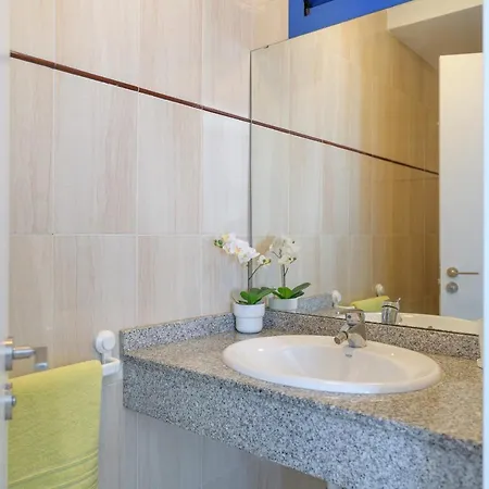 O Nautico Laxe Playa Blanca (Lanzarote)